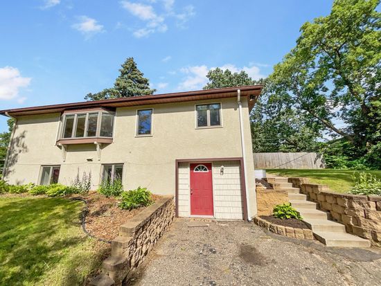 1036 Burgess St, Saint Paul, MN 55103