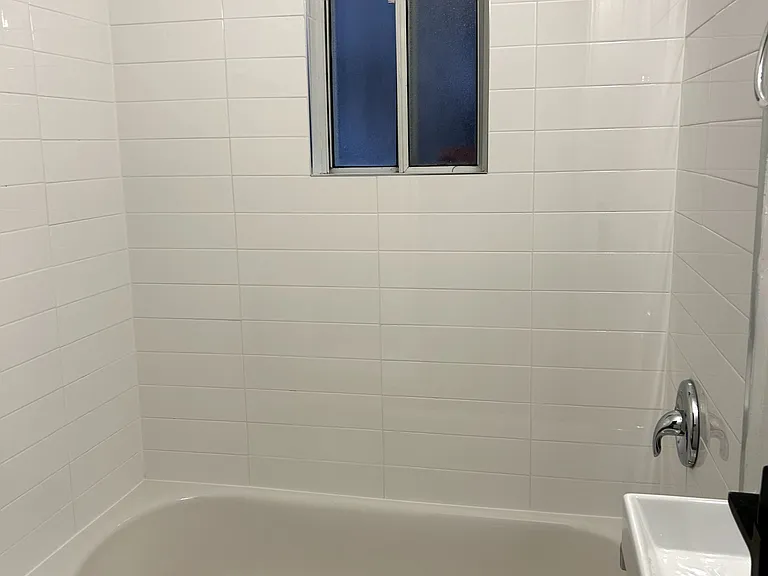 1293 Gerrard St E #1 — Photo 4