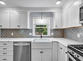 141 Cedar Rd, Longmeadow, MA 01106
