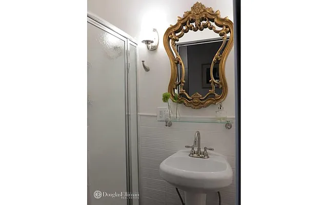 Rented by Douglas Elliman | media 15