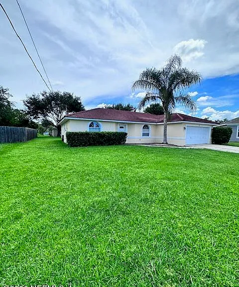 9 Lyons Pl — Photo 2