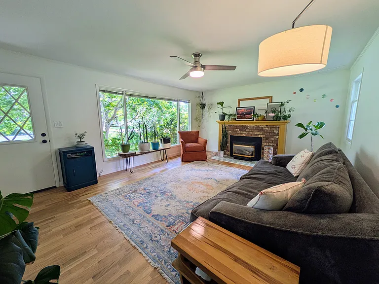 3103 Plymouth Dr — Photo 4