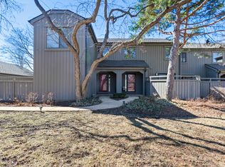 186 Shoreline Rd, Lake Barrington, IL 60010