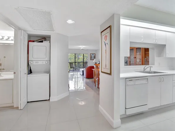 13705 SW 12th Street #305 B, Pembroke Pines, FL 33027