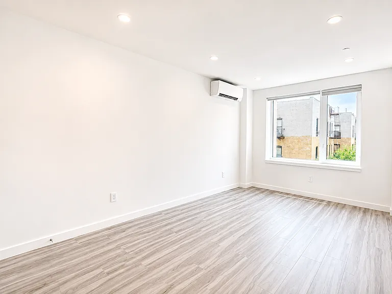 152 W 140th St #4A — Photo 6