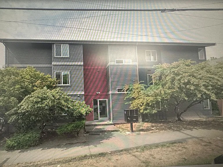 Caprice Apartments — Photo 8