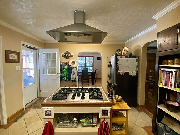 5th image of 1666 Glenway Ln