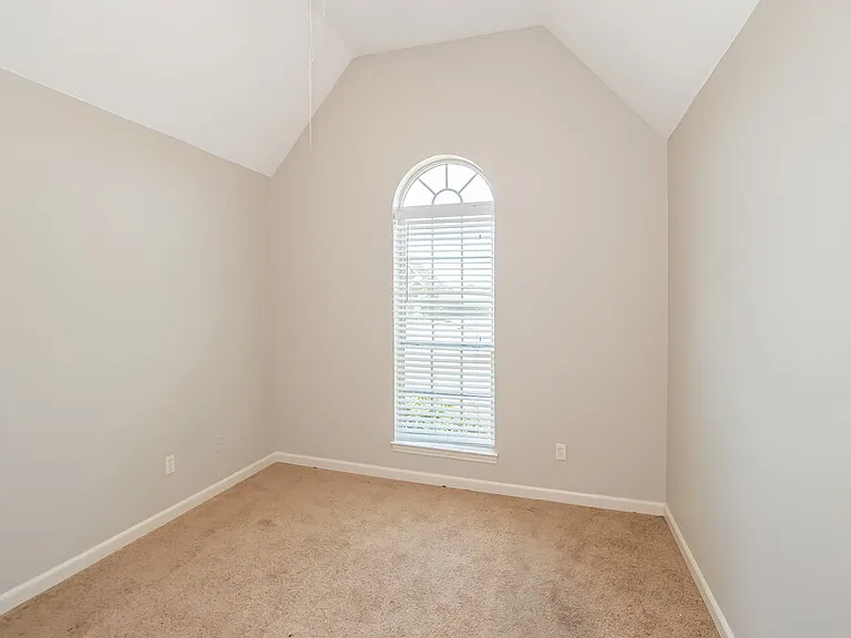 6254 Ravenwood Park N — Photo 11
