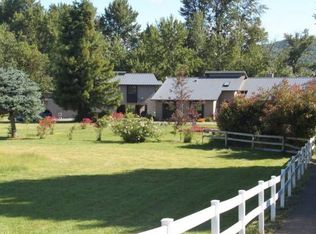 498 Parkhill Pl, Grants Pass, OR 97527