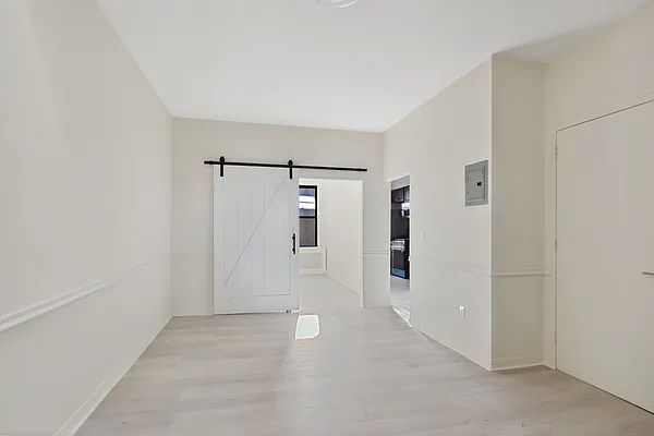 Rented by Compass | media 16