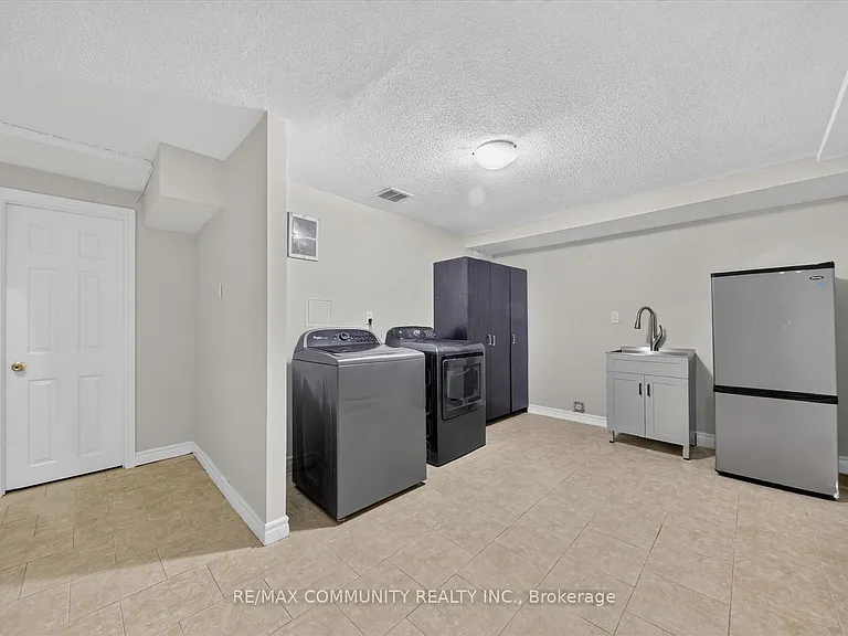 850 Huntingwood Dr #15 — Photo 30