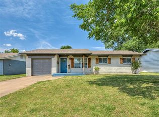 917 Astoria Dr, Moore, OK 73160