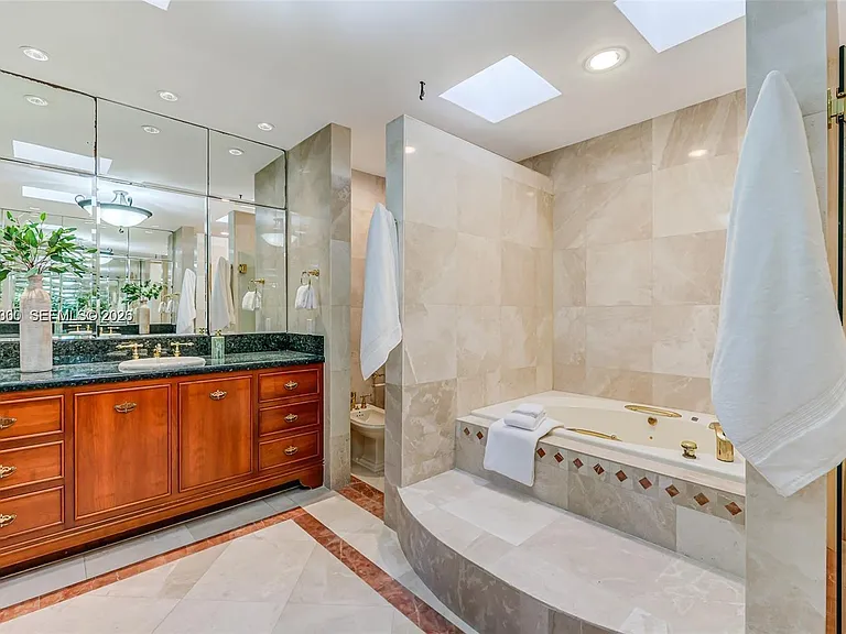 184 Paloma Dr — Photo 15