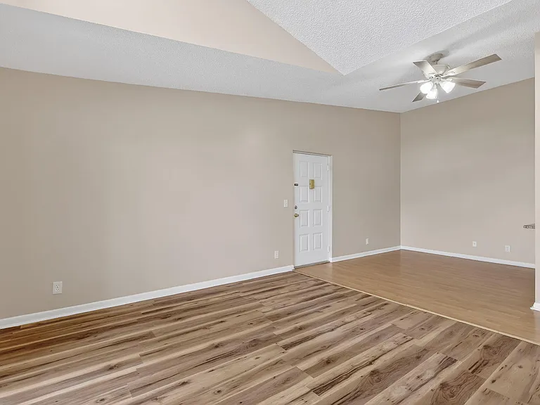 624 Sea Pine Way #B3 — Photo 12
