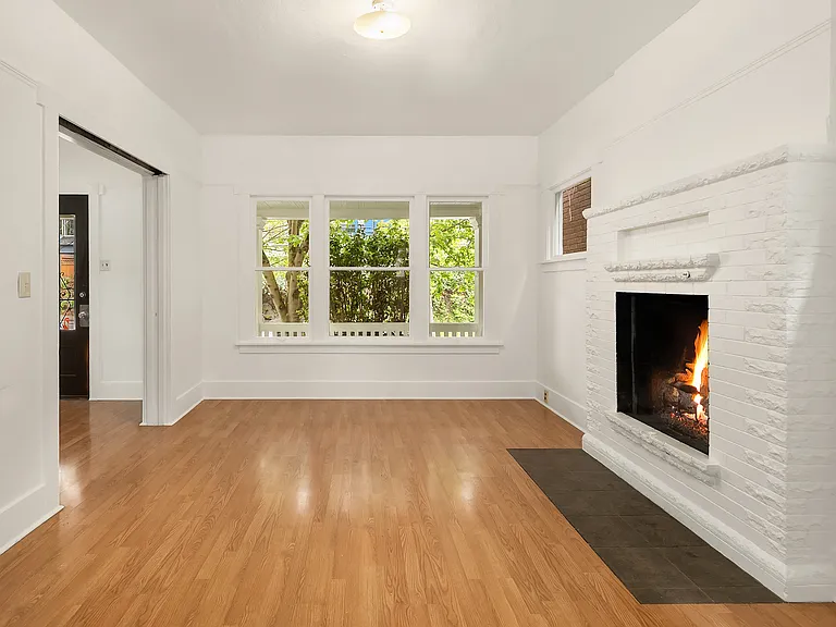 2031 Eastlake Ave E — Photo 4