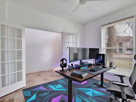 Home office - staged