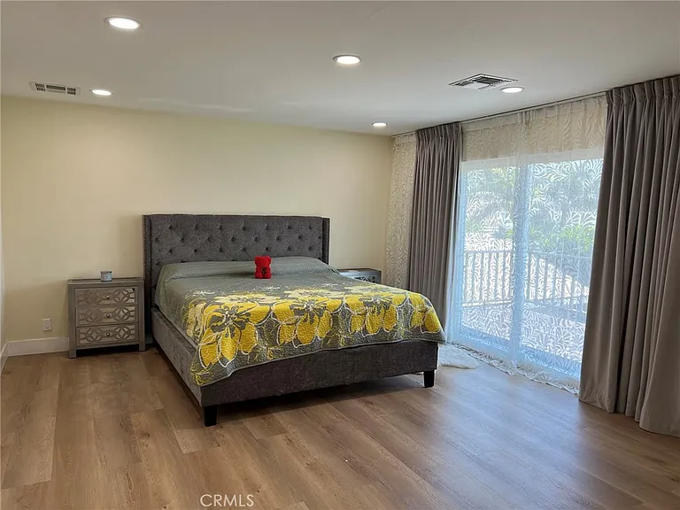 1432 N Catalina St — Photo 13