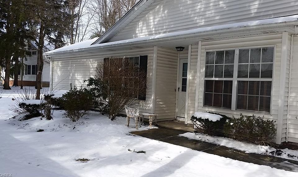 1st image of 110 Burlington Oval Dr
