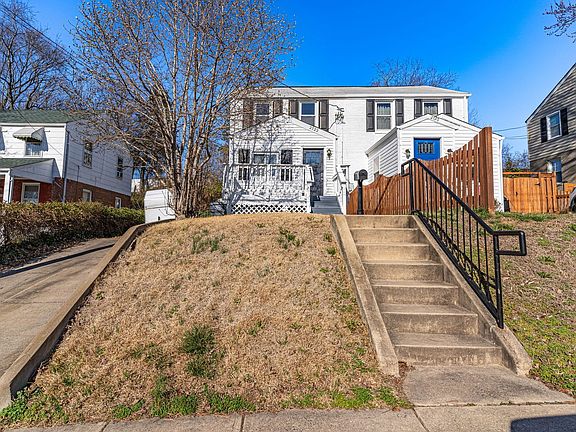 3rd image of 2722 Jefferson Dr