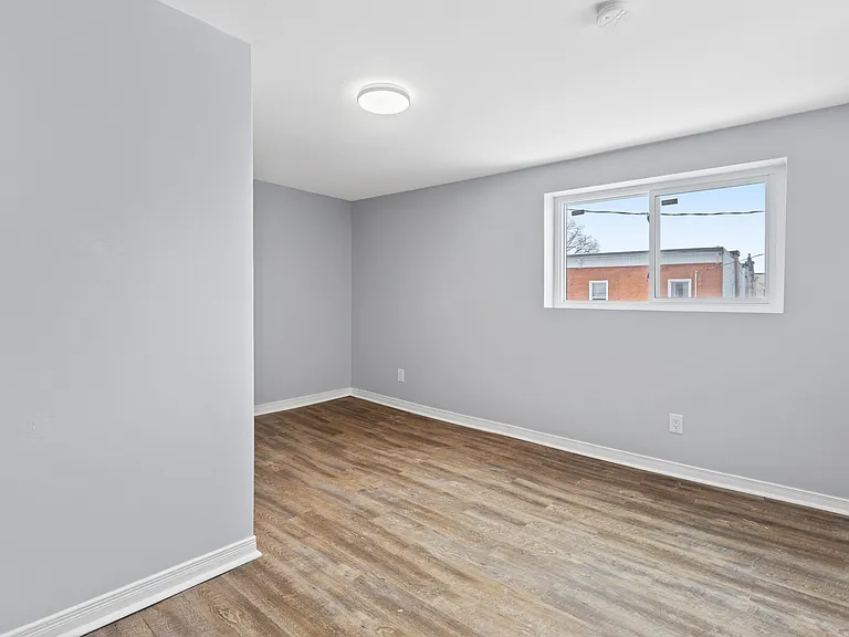 235 Percy St #1 — Photo 3