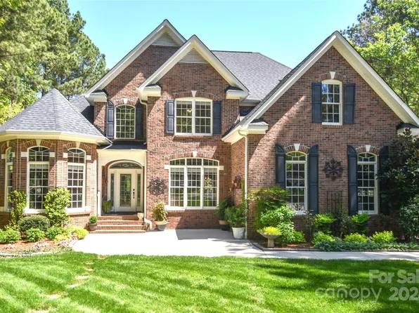 8884 Radford Ct, Sherrills Ford, NC 28673