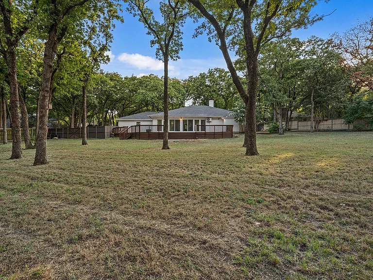1015 Cimarron Cir — Photo 32