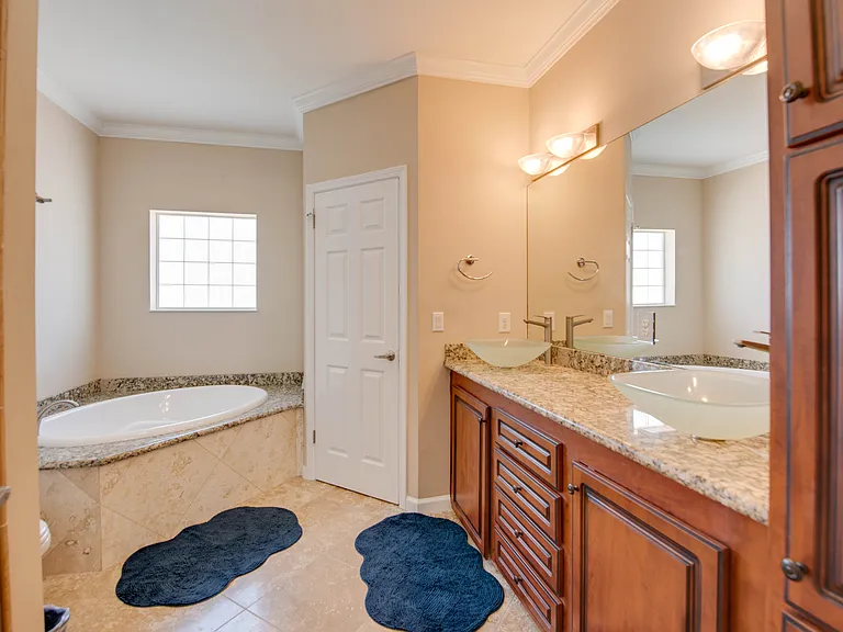 23 Emerald Dr — Photo 16