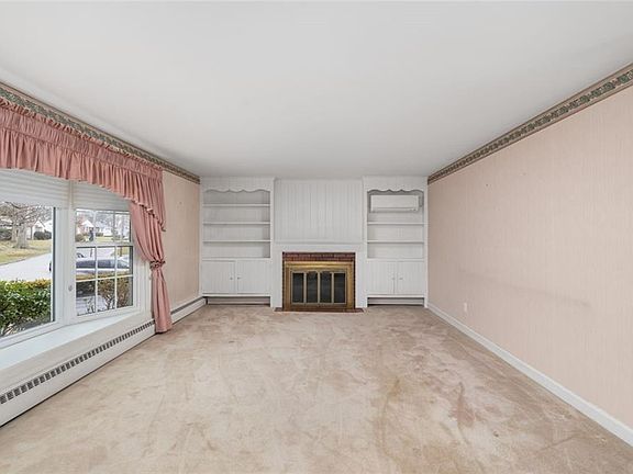 3rd image of 52 Firglade Dr