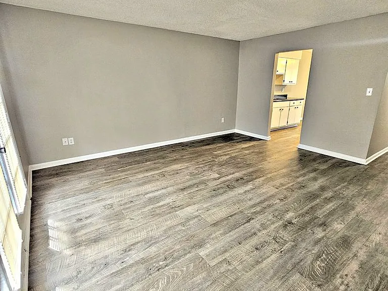 Avalon Cove Townhomes — Photo 39