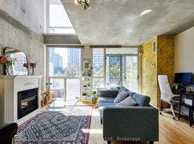 1029 King St W