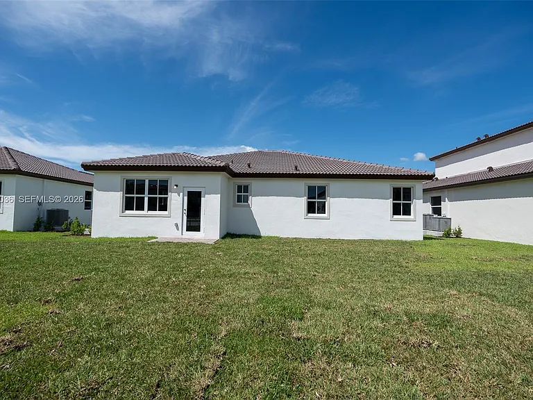 2485 SE 29th Dr — Photo 49