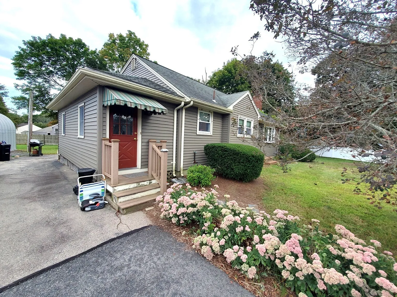3 bed, 1.5 bath, 1433 sqft, $3,000 — Photo 2