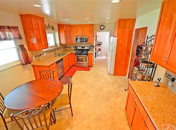 4th image of 1812 E Cajon Cir