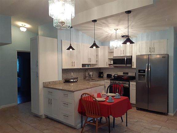 4th image of 355 Kingsbridge Street