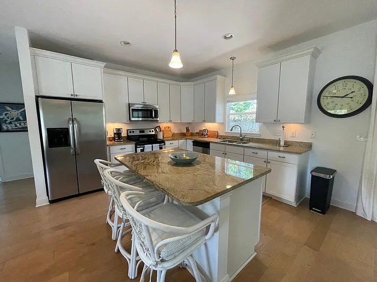 421 Sargo Rd — Photo 5