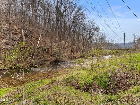 4th image of Ailor Gap Rd