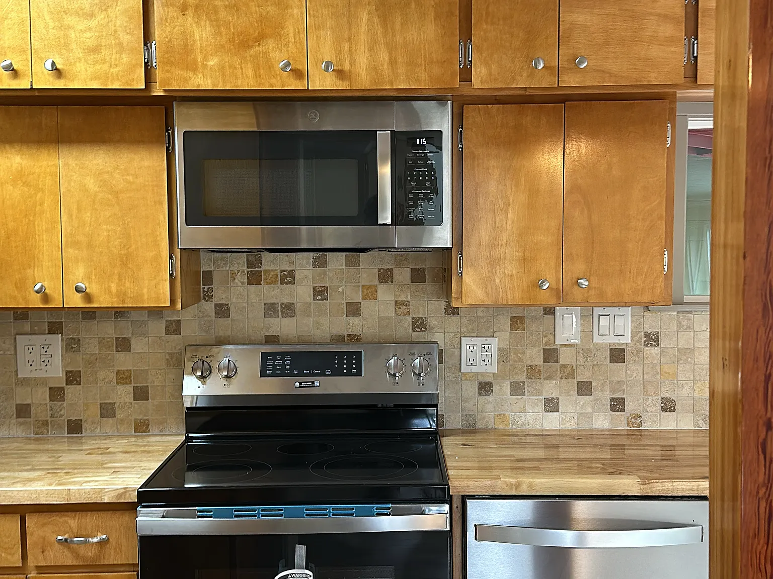 4 bed, 2.5 bath, 2651 sqft, $2,900 — Photo 4