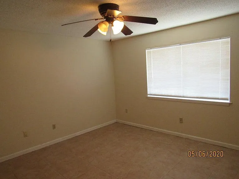 201 College Blvd E #35 — Photo 3