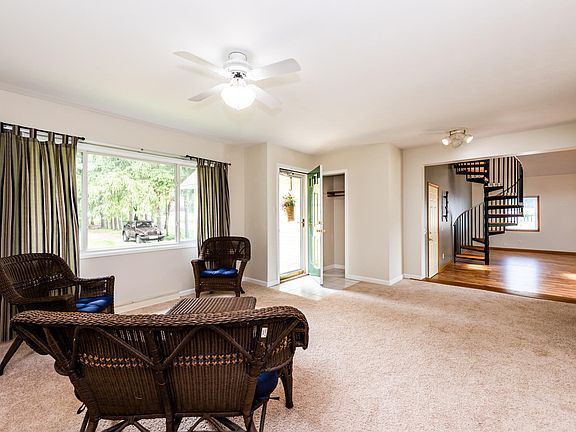 4th image of 3627 Lakeshore Dr