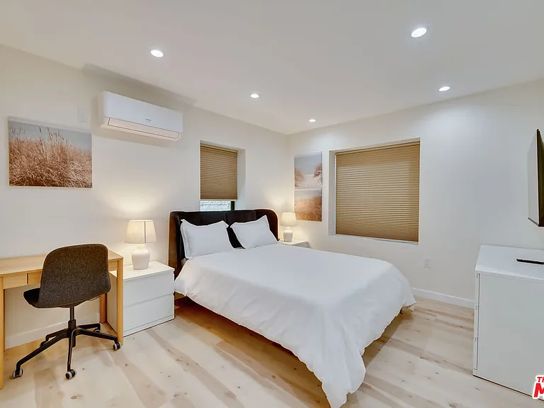 918 N San Vicente Blvd #C — Photo 3