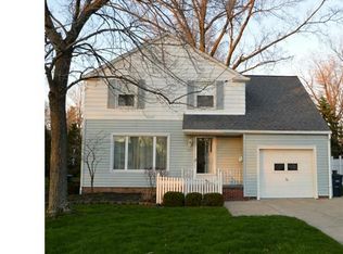 1437 Brainard Rd, Lyndhurst, OH 44124