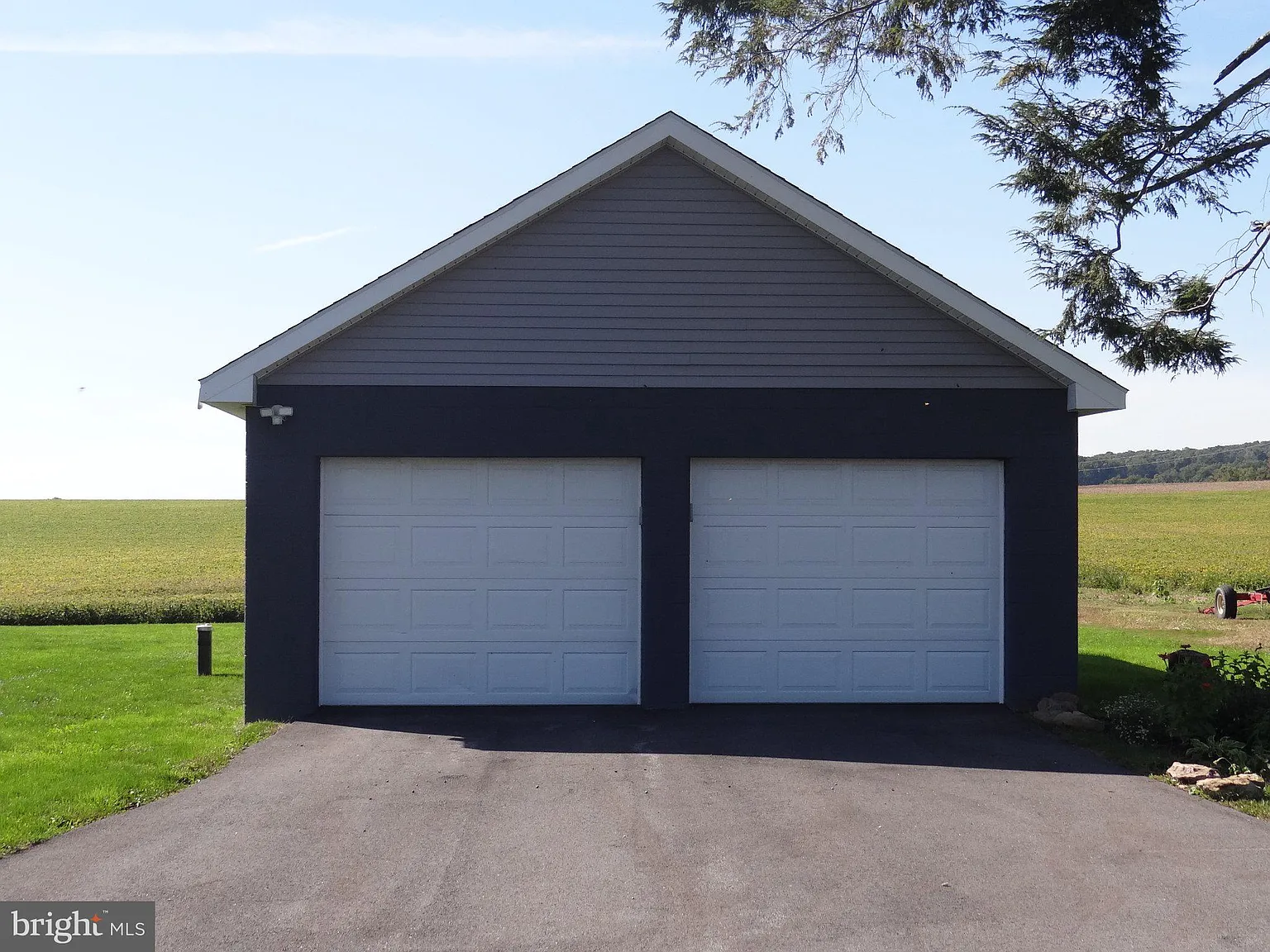 3 bed, 2.0 bath, 1661 sqft, $2,900 — Photo 4