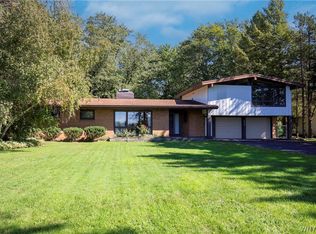 4515 Ransom Rd, Clarence, NY 14031