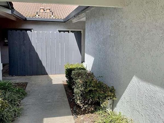 4th image of 6113 Village Green Dr