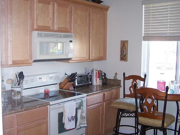 4th image of 3010 N Evergreen Cir