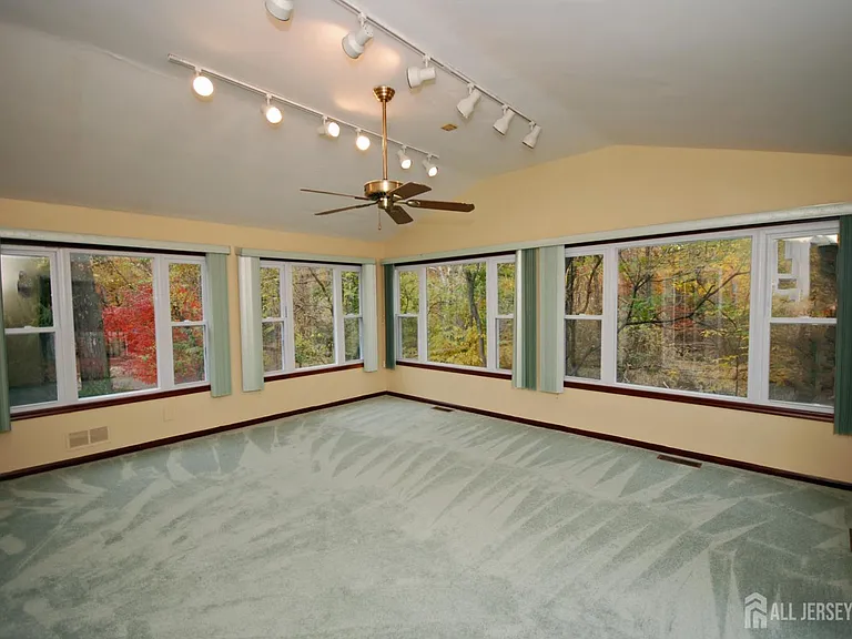 6 Heather Ln — Photo 10