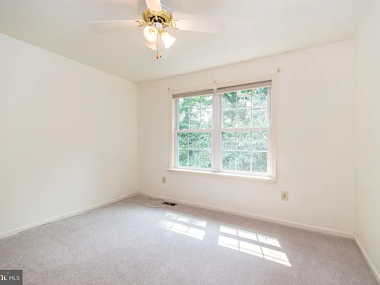 100 Live Oak Dr — Photo 38