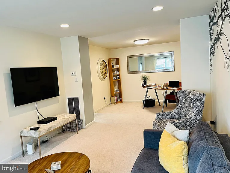223 Flagstone Rd #8 — Photo 9