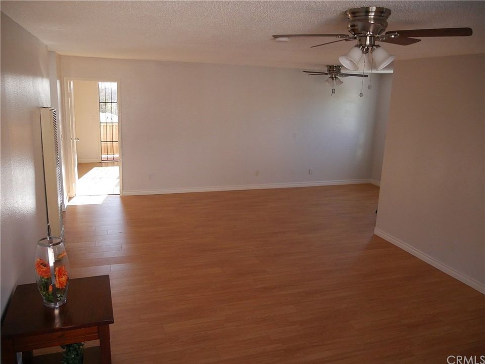 2nd image of 1476 Ridge Way #1476