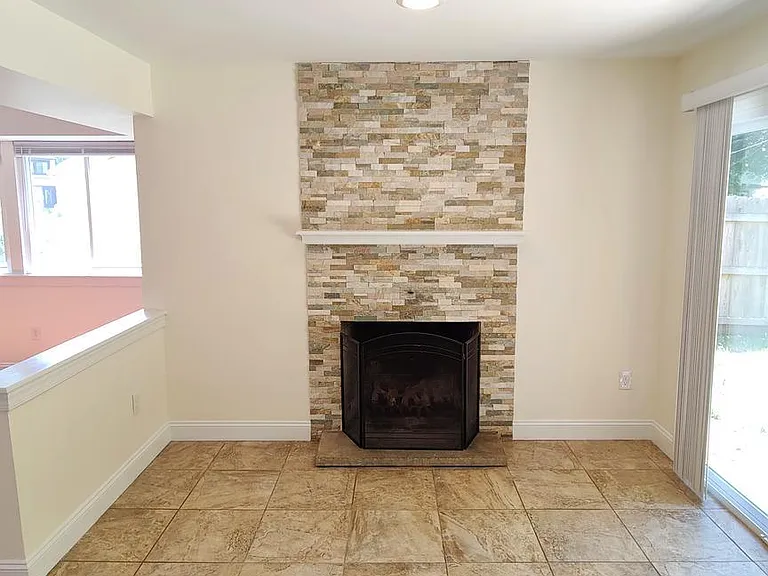41 Peregrine Dr — Photo 4